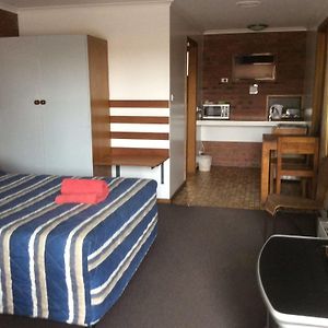 Kardinia Park Motel